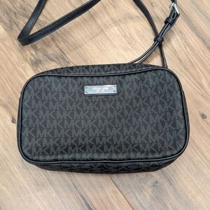Michael Kors Jet Set Small Logo Crossbody Bag